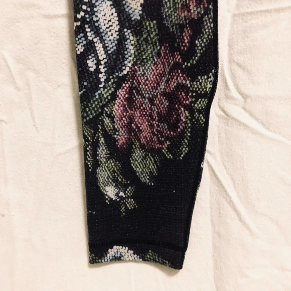 Lululemon Leggings  Floral Pattern - Picture 4 of 14